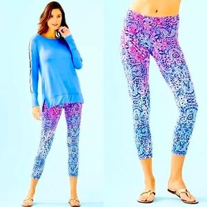 🎆Price Drop! Lilly Pulitzer luxletic blue and pink leggings with zipper pocket